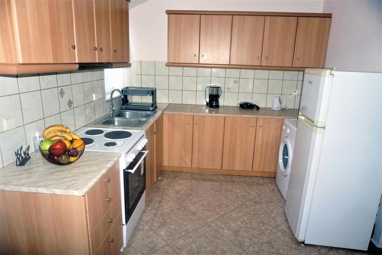 Lasithiotakis Apartments 포로스 외부 사진